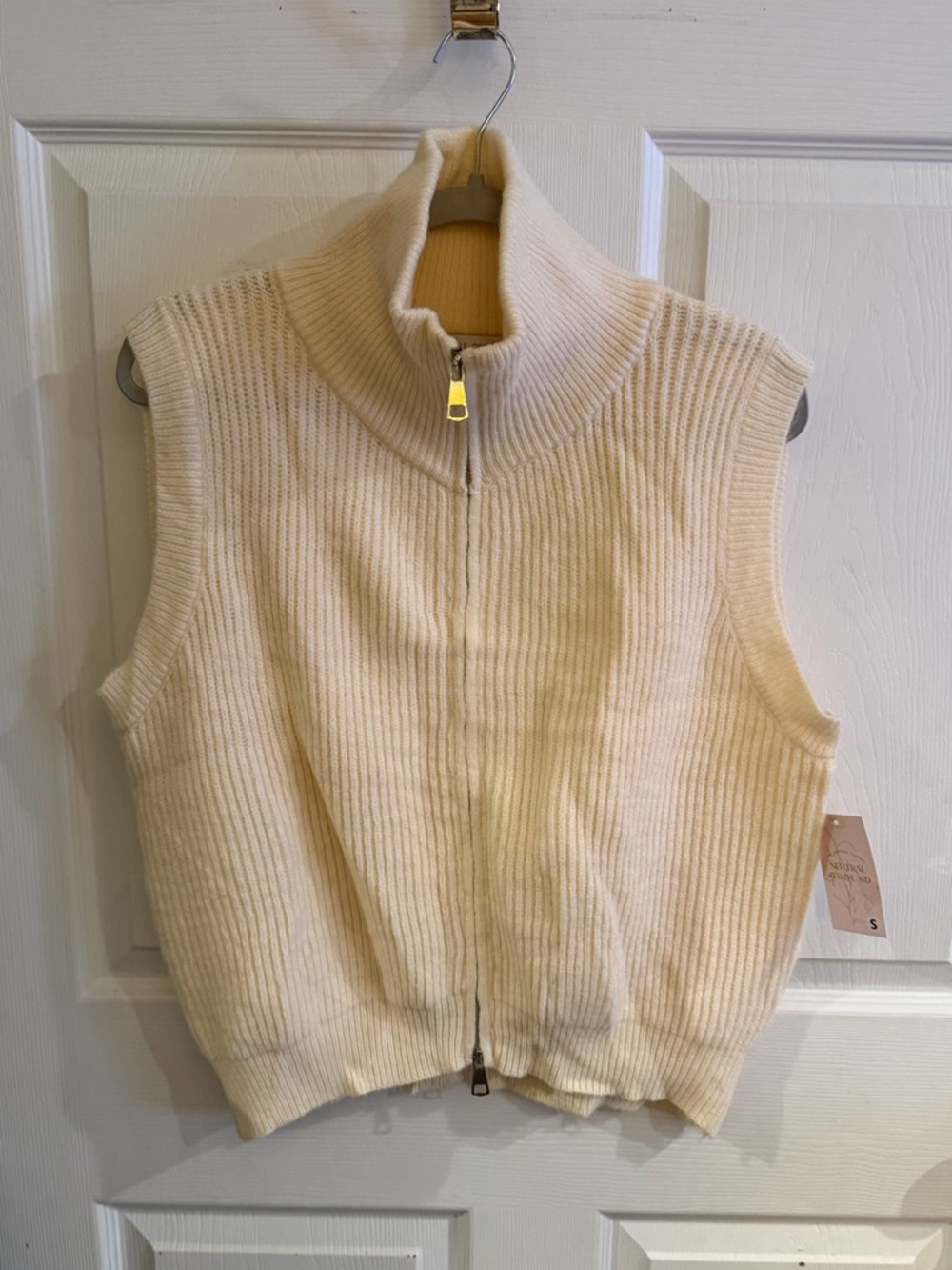 Neutral Ground Cream Ribbed Zip Front Sleeveless Sweater Vest